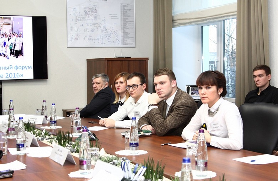 Молодые ученые встретились в Гатчине с руководителем Курчатовского института