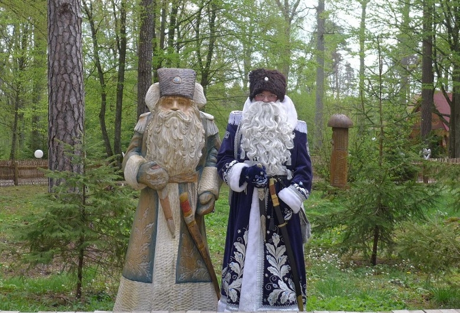 Гатчинскому Всемирному Казачьему Деду Морозу установили памятник в Белоруссии