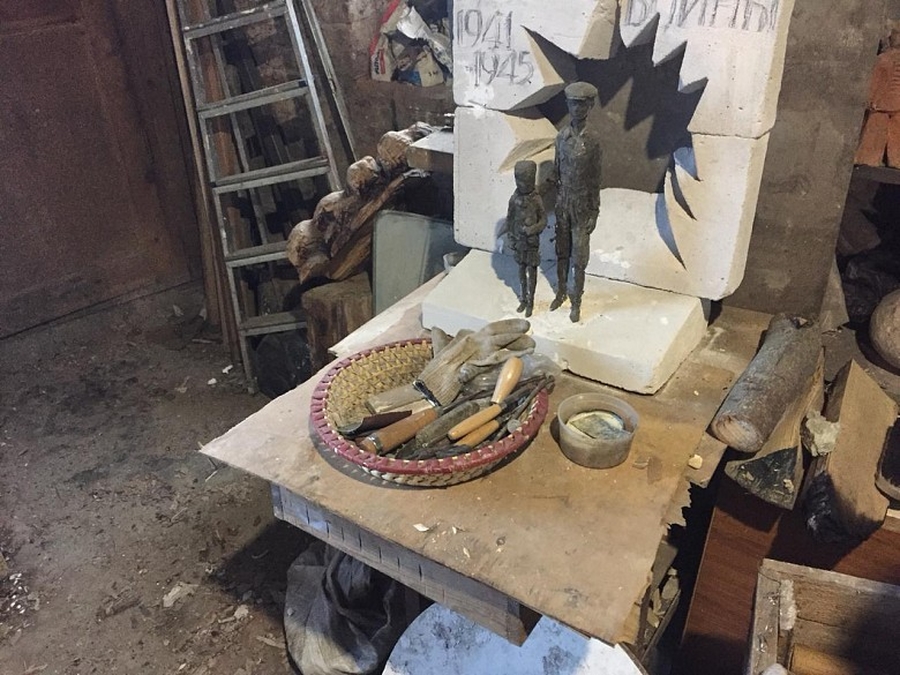 Скульптор продолжит работать в своей мастерской на Аэродроме