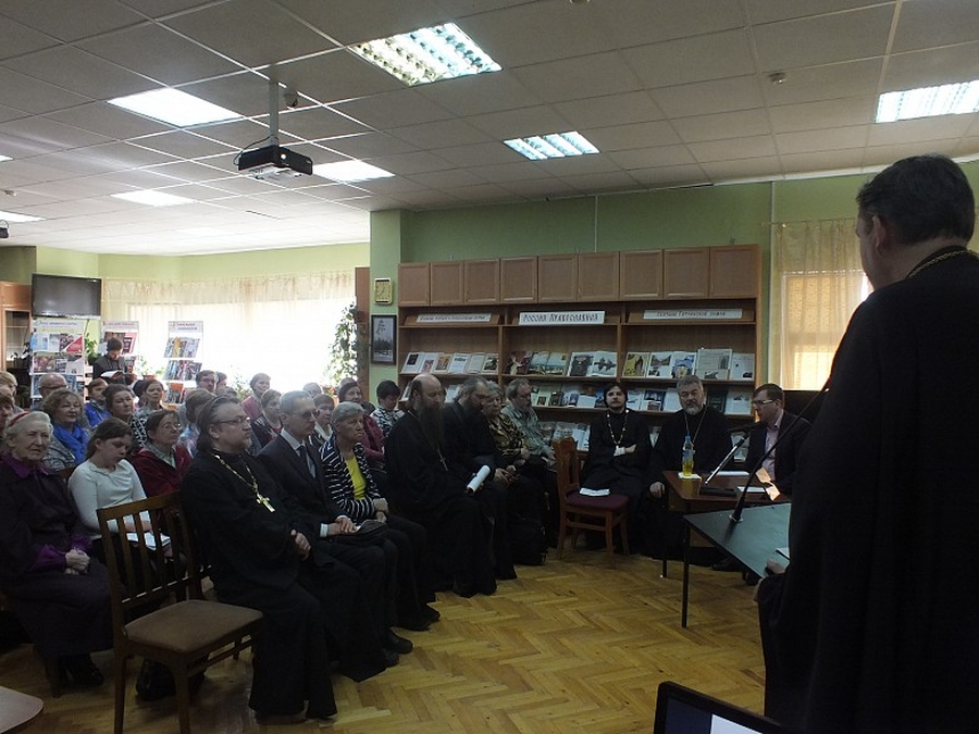 Причины и уроки гонений на Церковь обсудили нанаучно-практической конференции в Гатчине