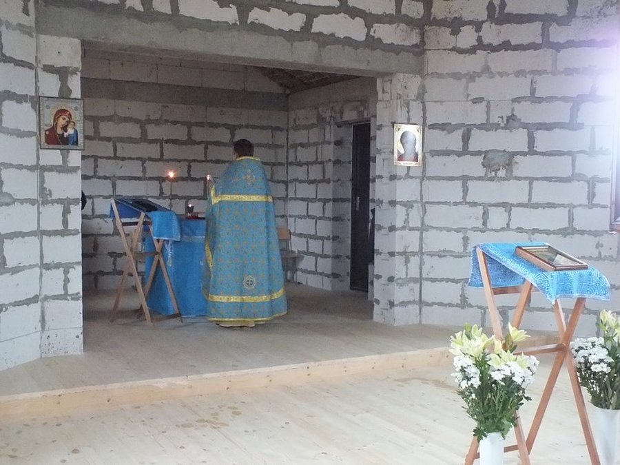 В храме Покрова Пресвятой Богородицы состоялась первая литургия