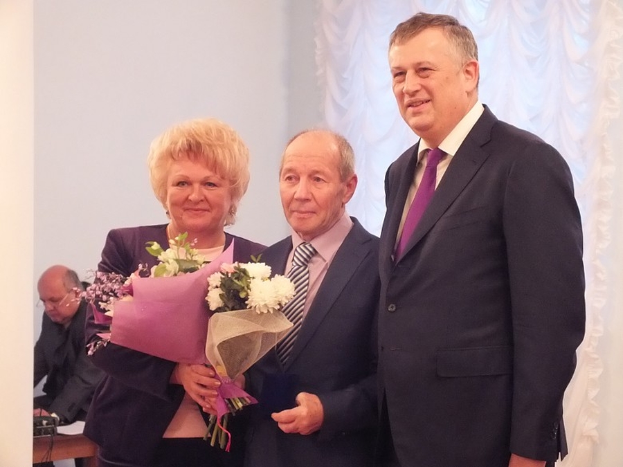 Губернатор поздравил гатчинцев  Ольгу Сухляеву и Вильё Остонена