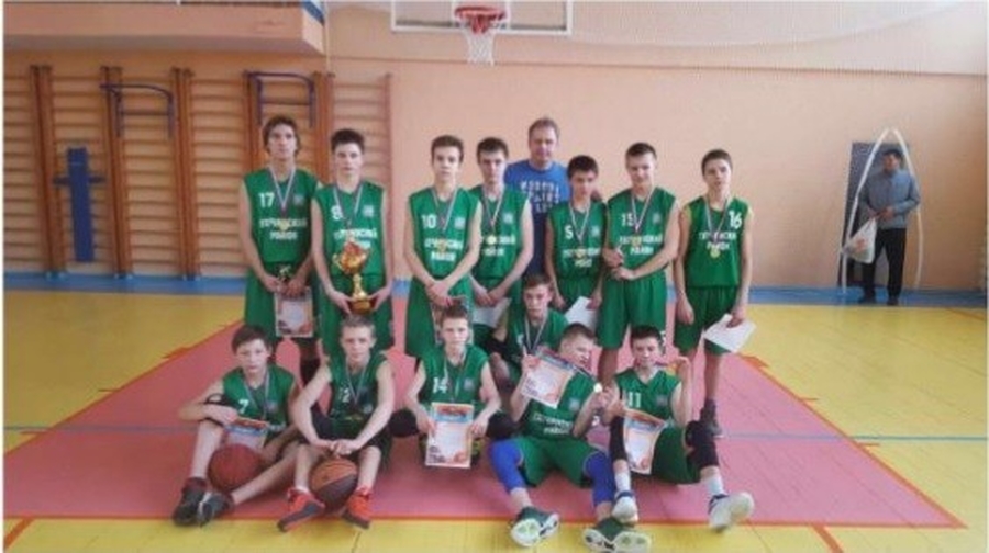 Областные баскетболисты сыграли в честь Виталия Сеньшинова