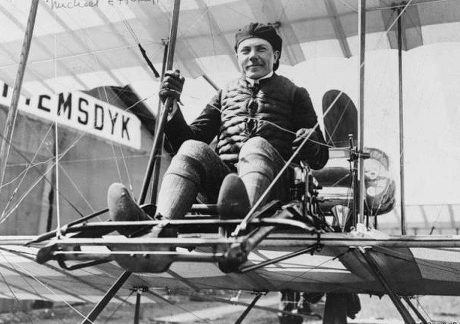 106 лет назад в Гатчине был совершен первый в России ночной полет на аэроплане