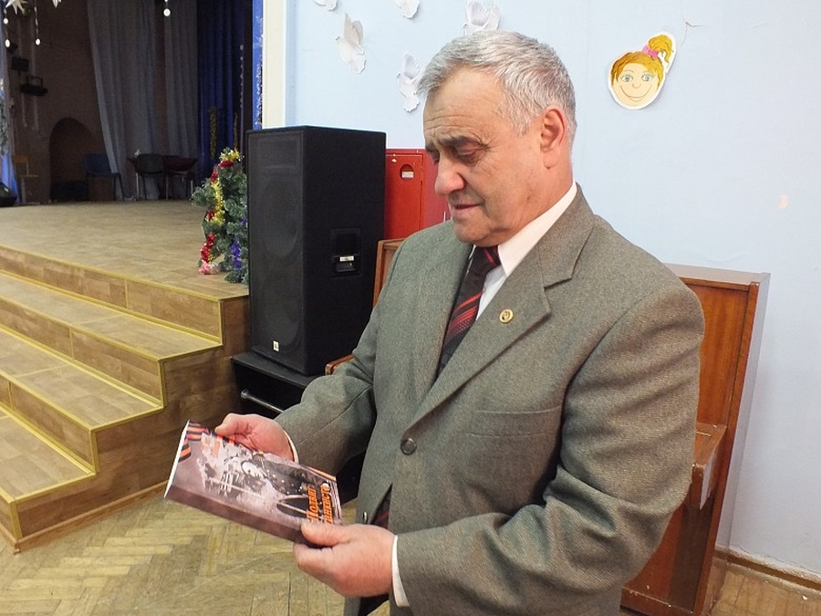 Юрию Назарову презентовали сигнальный экземпляр книги о Зиновии Колобанове