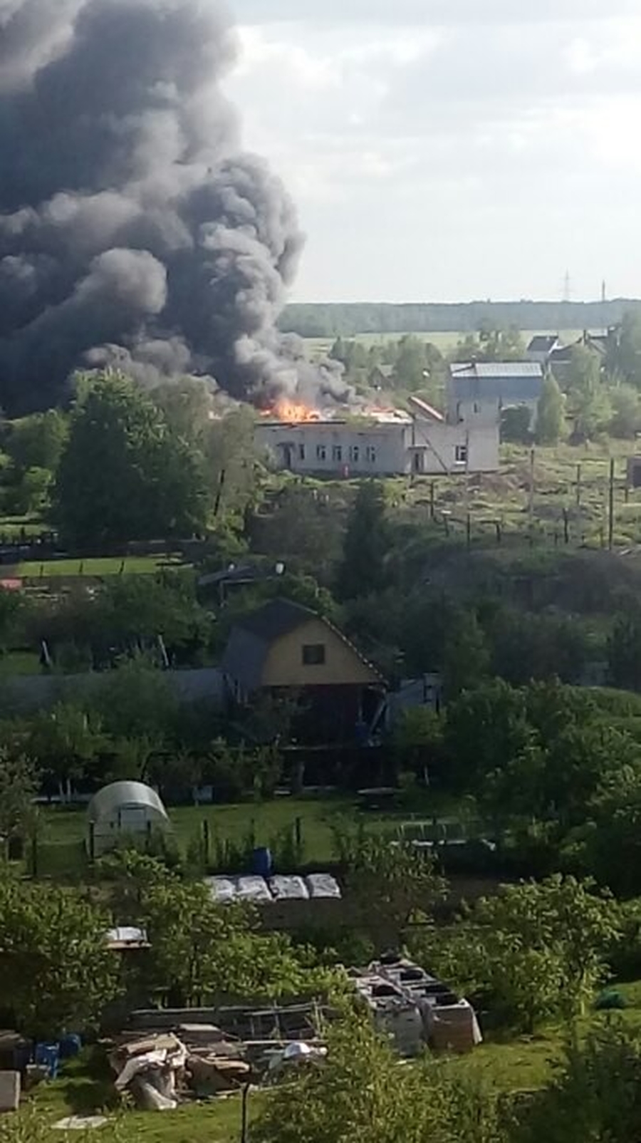 В Гатчинском районе произошёл крупный пожар