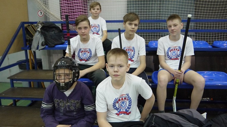 Флорболисты Гатчинского района вышли в финал областных соревнований