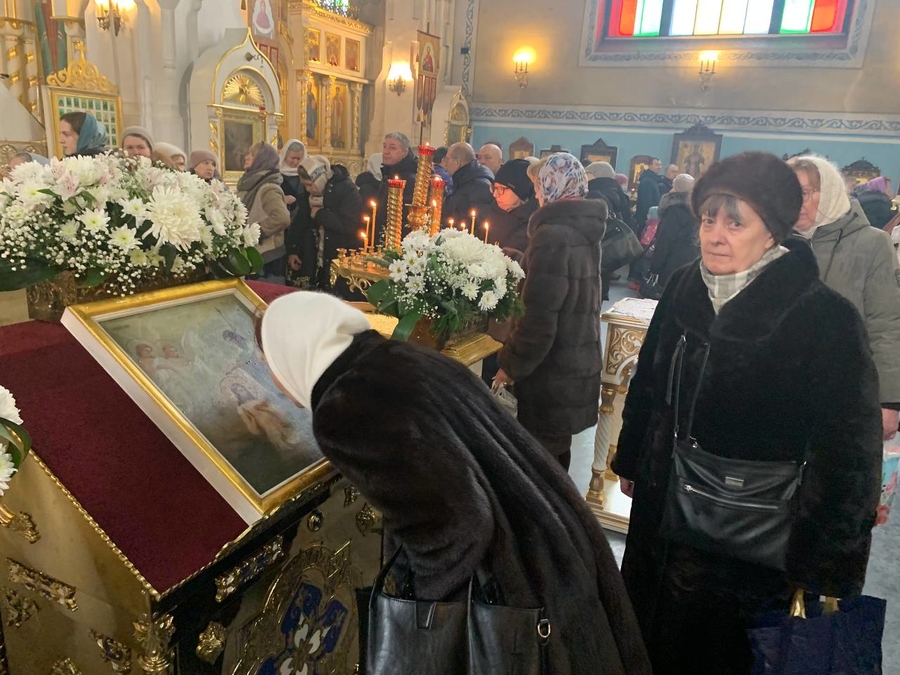 Православные гатчинцы встретили праздник Крещения 