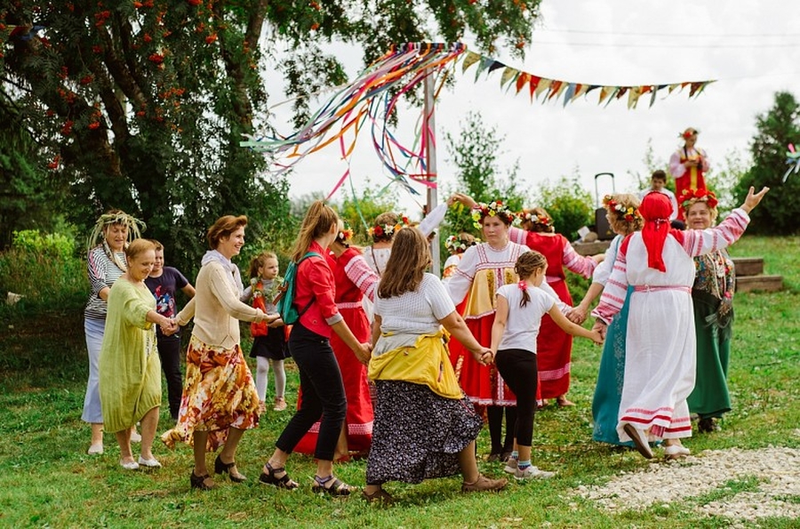 Жители Гатчинского района возрождают русские традиции