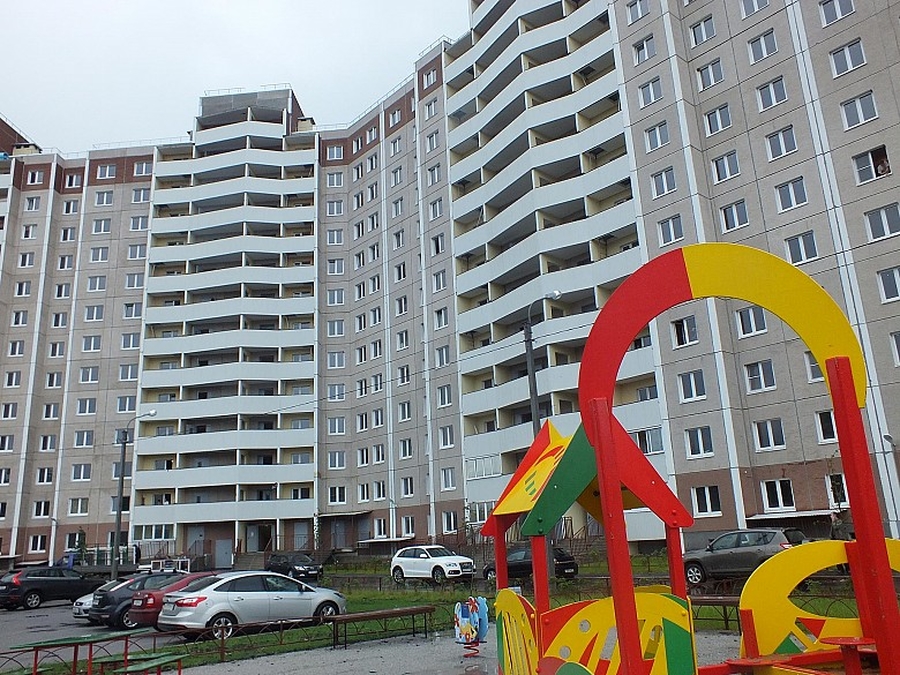 Гатчинский район приобретает жильё для детей-сирот