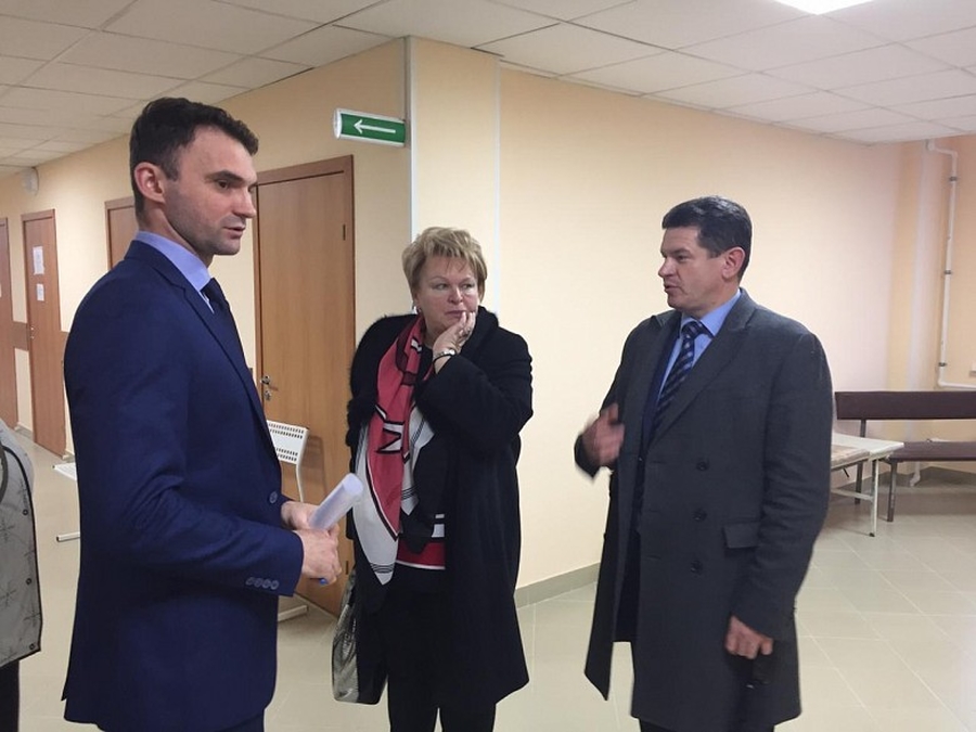 Глава администрации Гатчинского района проверила, как идет ремонт в поликлинике на Урицкого