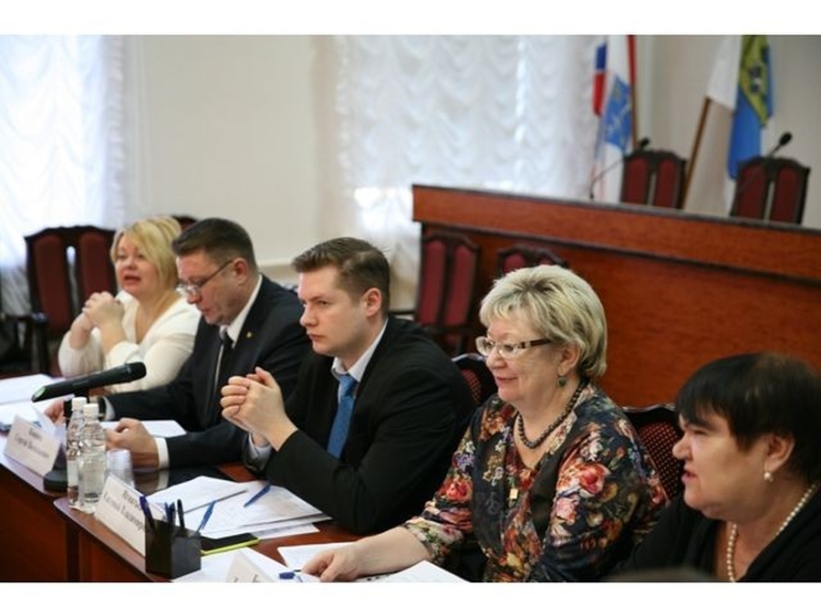В Гатчине встретились молодые парламентарии Ленобласти