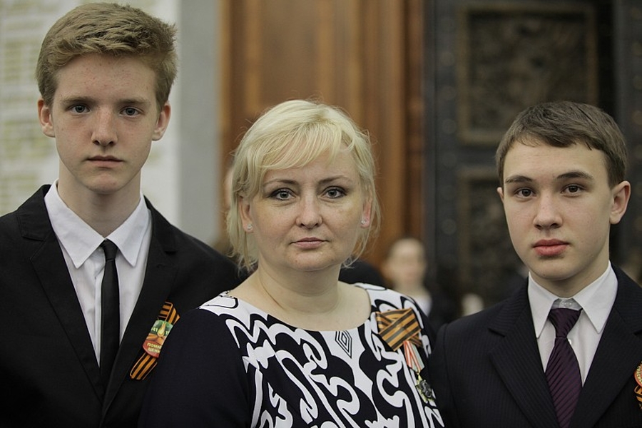 Ученики 7-й школы Александр Иванов и Алексей Михайлов получили награды в Москве