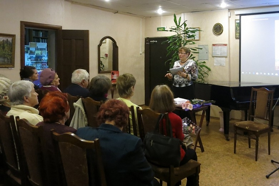 Сиверская поэтесса Лариса Киселева презентовала новый сборник стихов