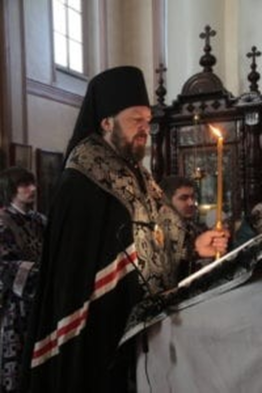 У православных христиан продолжается Страстная неделя