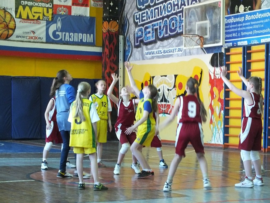 Первенство Гатчинского  района по баскетболу среди школьных команд набирает обороты