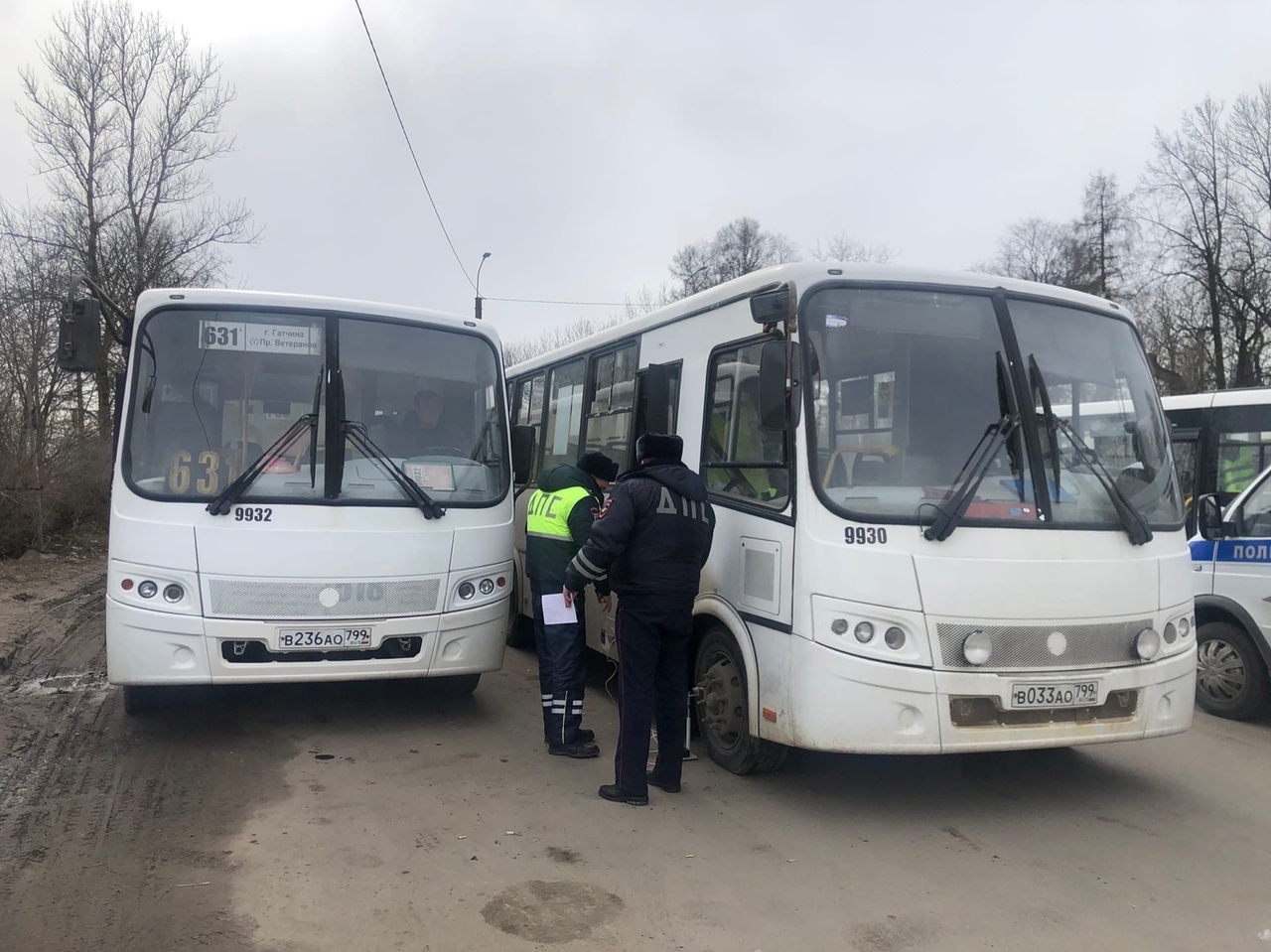 525 автобус гатчина. Гатчинский автобус. Автобус Гатчина. Автобус 29 Гатчина. 531 Автобус Гатчина.