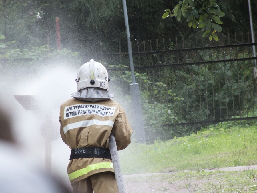 Гатчинские пожарные за неделю 7 раз выезжали на тушение пожаров
