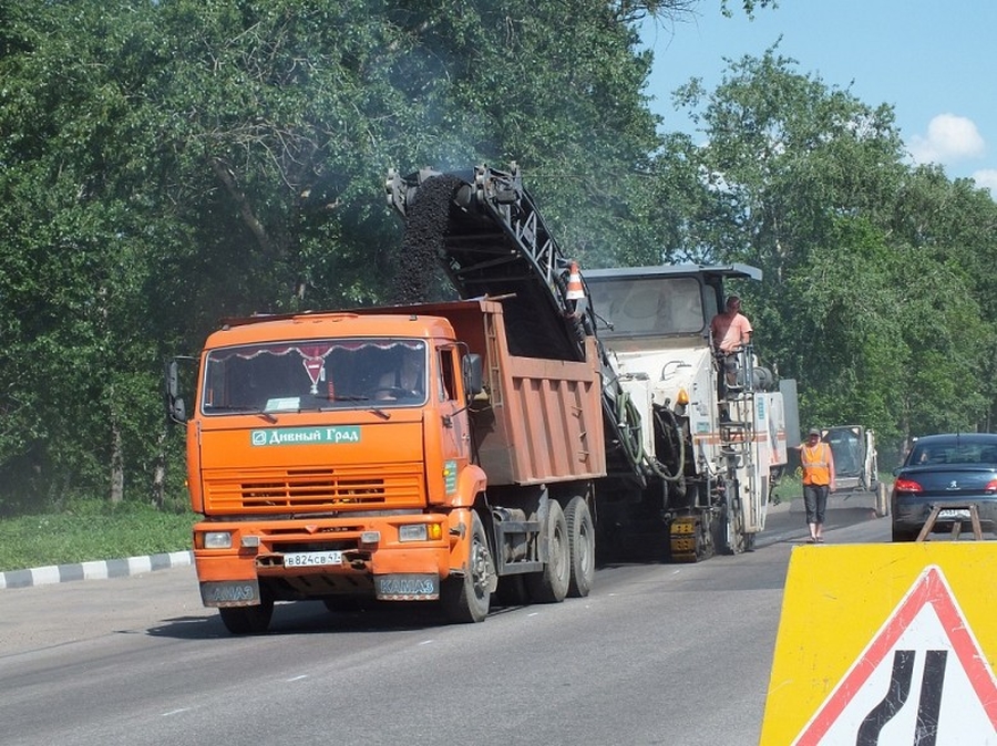 На бетонке от Реболово до Сяськелево - пробка из-за ремонта дороги