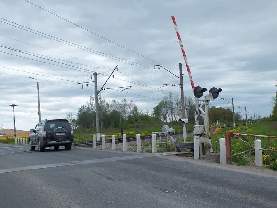 Елена Любушкина проинспектировала железнодорожные переезды в Гатчинском районе