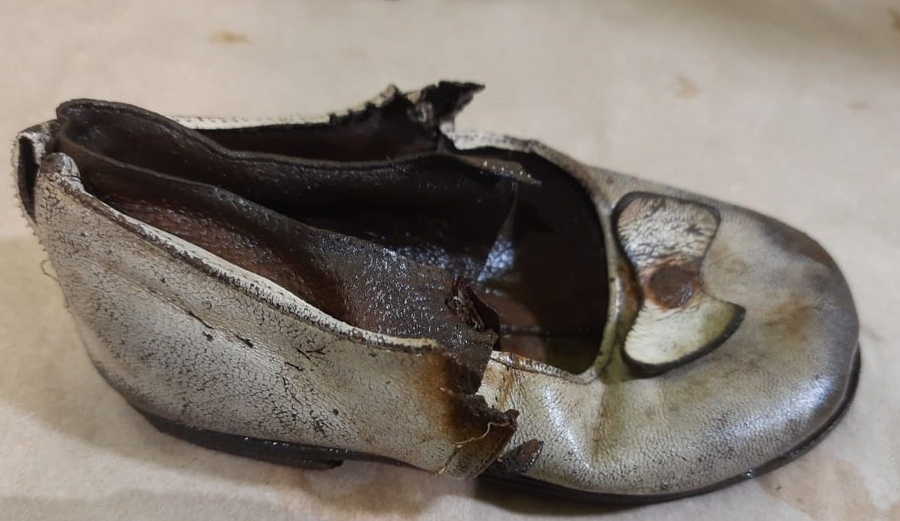 В Рождествено отреставрируют обувь, которая 80 лет пролежала в земле