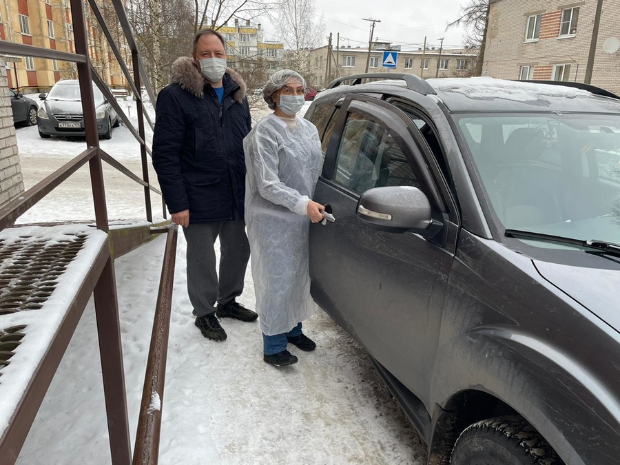 Руководители поселений Гатчинского района помогли медикам