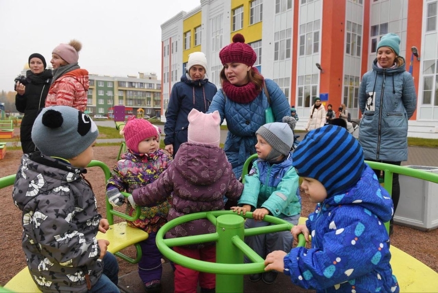 В Ленинградской области утверждены новые меры поддержки семей с детьми