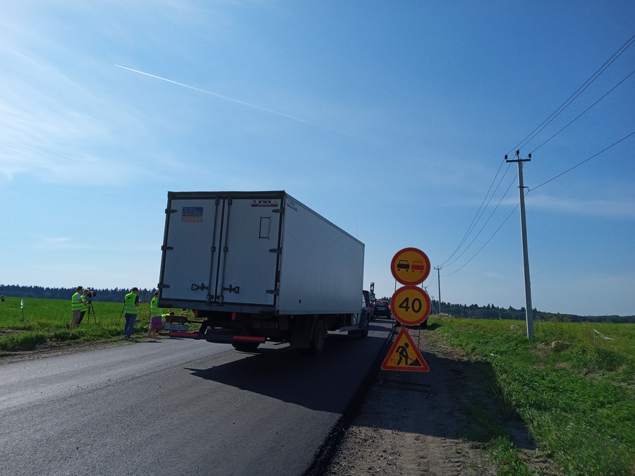 В Гатчинском районе заканчивается ремонт участка региональной дороги