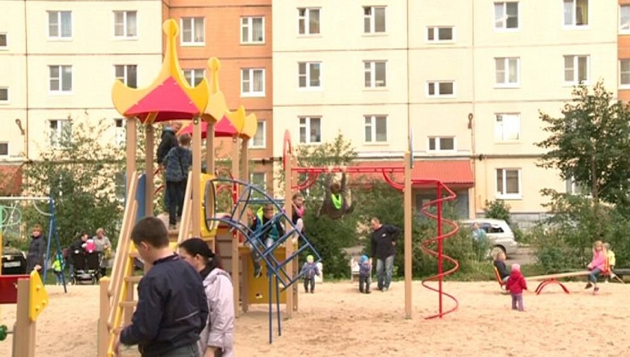 В Гатчине стало одной  детской площадкой больше