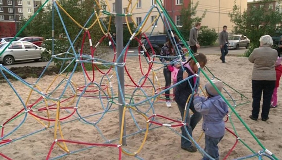 В Гатчине стало одной  детской площадкой больше