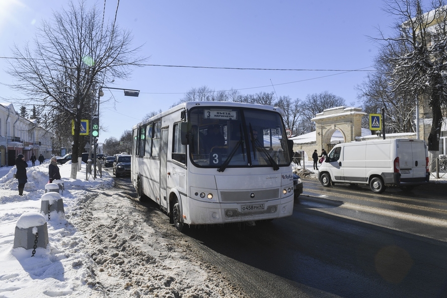 Льготники Ленинградской области продолжат бесплатно ездить на петербургском общественном транспорте
