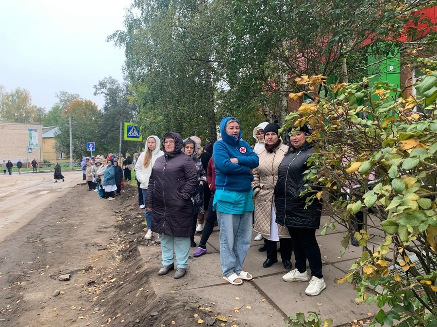 Гатчинскую поликлинику эвакуировали 