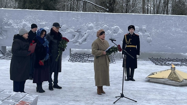 Торжественно-траурный митинг на мемориале воинской славы на улице Солодухина