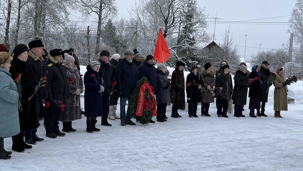 Торжественно-траурный митинг на мемориале воинской славы на улице Солодухина