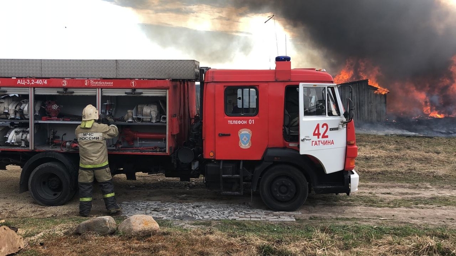 Пожар оставил жителей деревни в Гатчинском районе без дома
