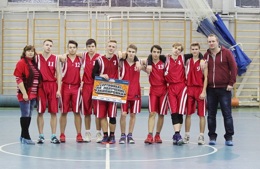 Баскетболисты Гатчинского района показали красивую игру на «КЭС-БАСКЕТ»