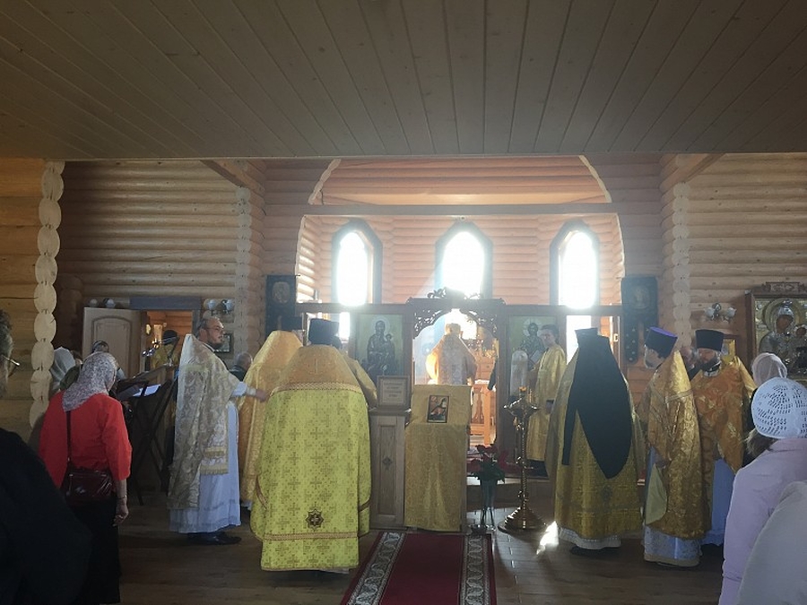 В Гатчине освятили Храм святителя Митрофана, епископа Воронежского