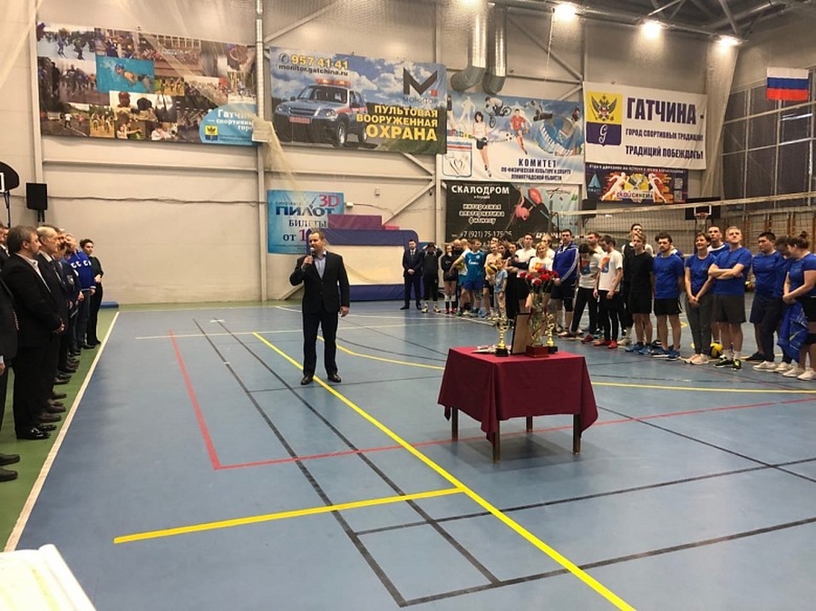 Турниром по волейболу в Гатчине почтили память Станислава Богданова