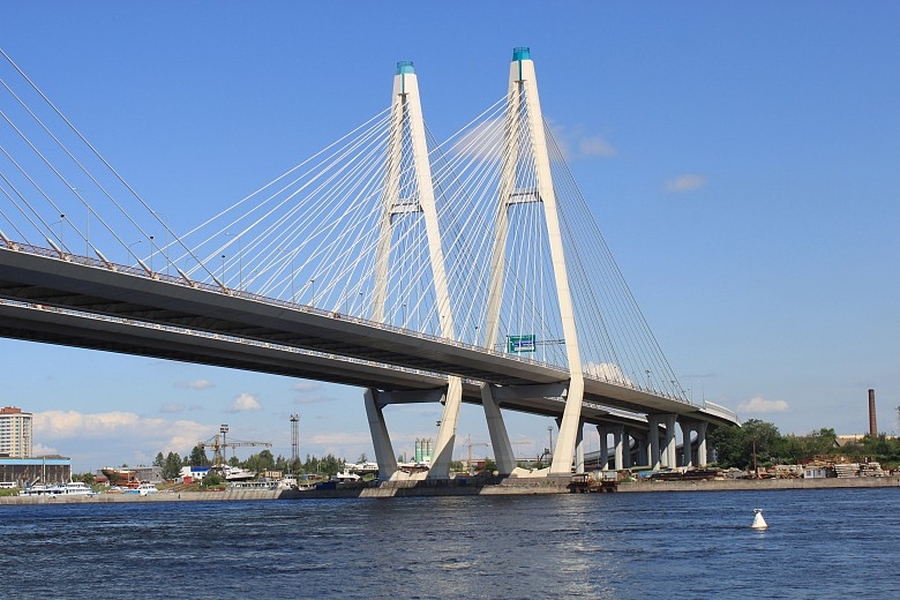 На Вантовом мосту на неделю перекроют две полосы движения
