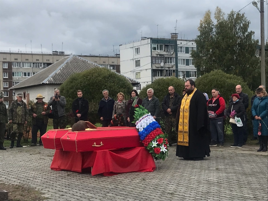  В Гатчинском районе торжественно похоронили красноармейцев, погибших в годы Великой Отечественной войны