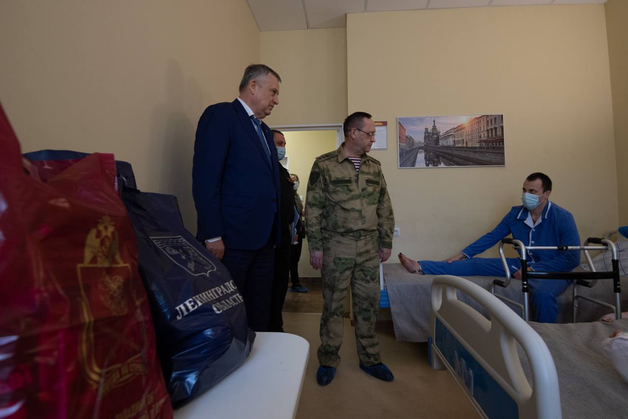 Александр Дрозденко навестил раненных в ходе спецоперации военнослужащих