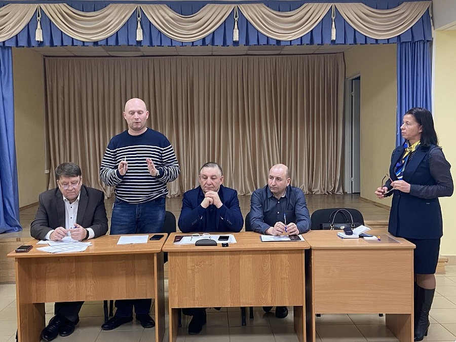 Жители Сяськелевского поселения задали вопросы коммунальщикам