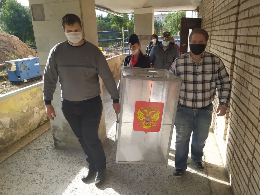 В Гатчине эвакуировали заминированный избирательный участок