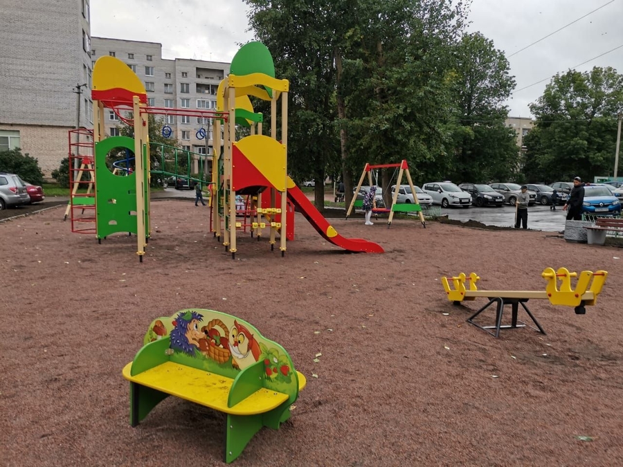 Гатчина обрастает детскими и спортивными площадками