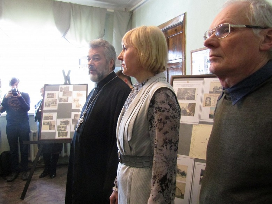 В Гатчине открылась выставка открыток из коллекции Василия Пестряка-Головатого