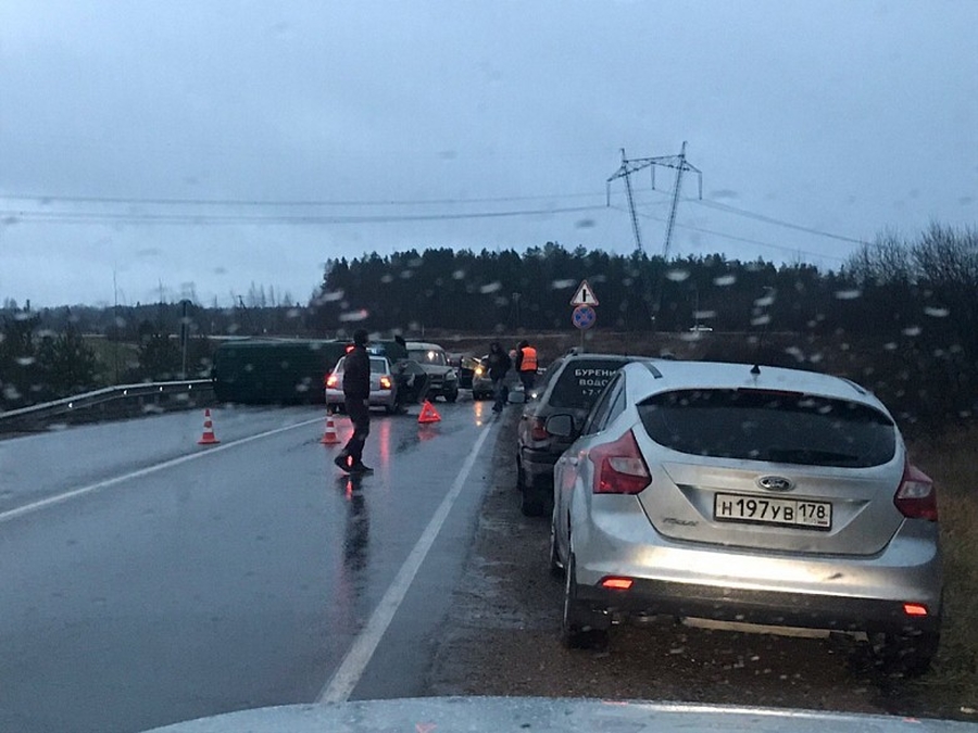 ДТП возле Красниц перекрыло движение