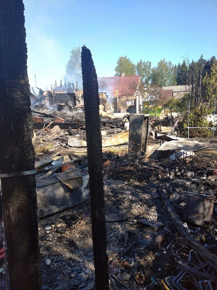 Многодетная семья Антиповых из Сиверского пострадала при пожаре: требуется помощь