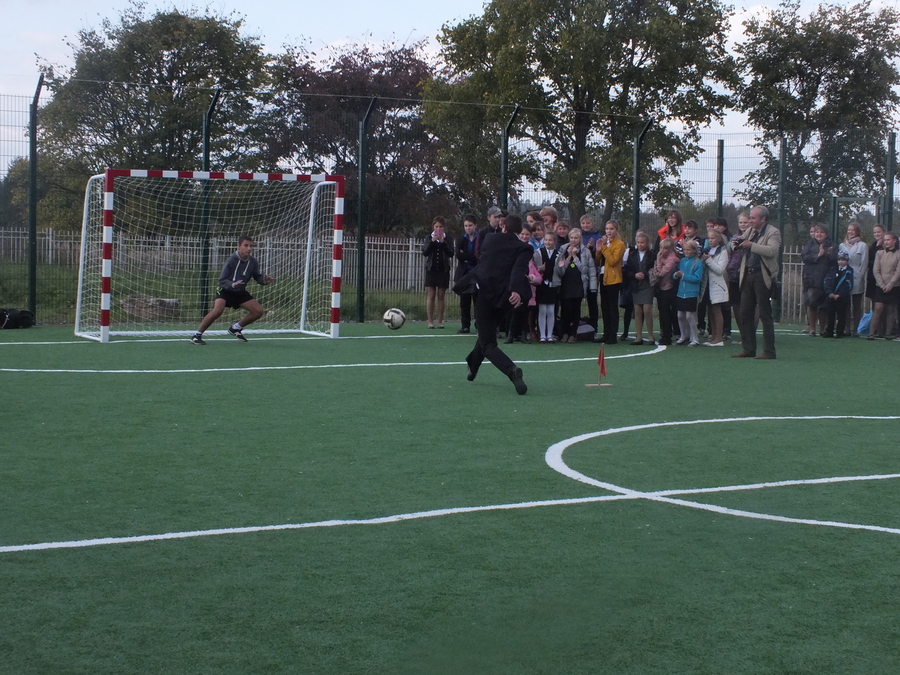30 школ из Ленобласти участвуют в проекте «Футбол в школе»