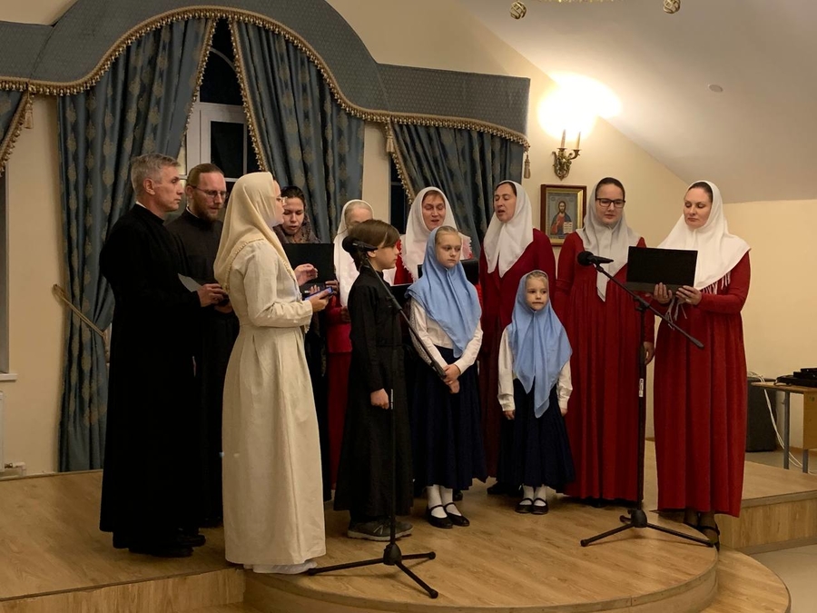 Вечер православных распевов и колокольных звонов прошёл в Гатчине