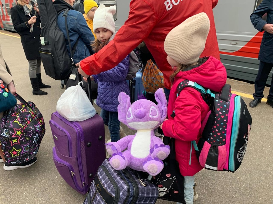 Вырица встретила детей из Белгородской области 